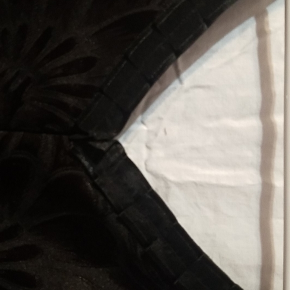 Luxe by Carmen Marc Valvo V-Neck Black Dress - Picture 4 of 8